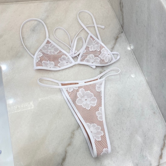 Andi Bagus Ava bikini - Picture 2 of 5